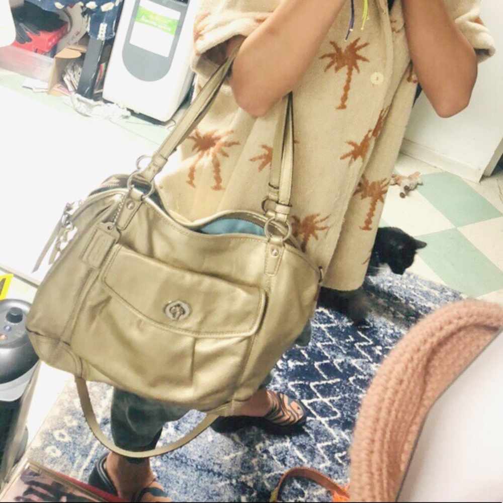 Coach Gold Leather Bag - Picture 4 of 4